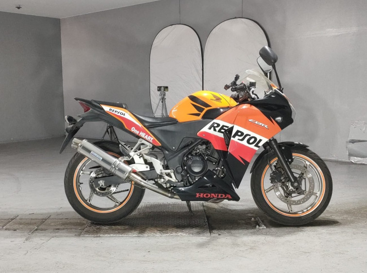 Мотоцикл Honda CBR250R з пробігом 25296 km