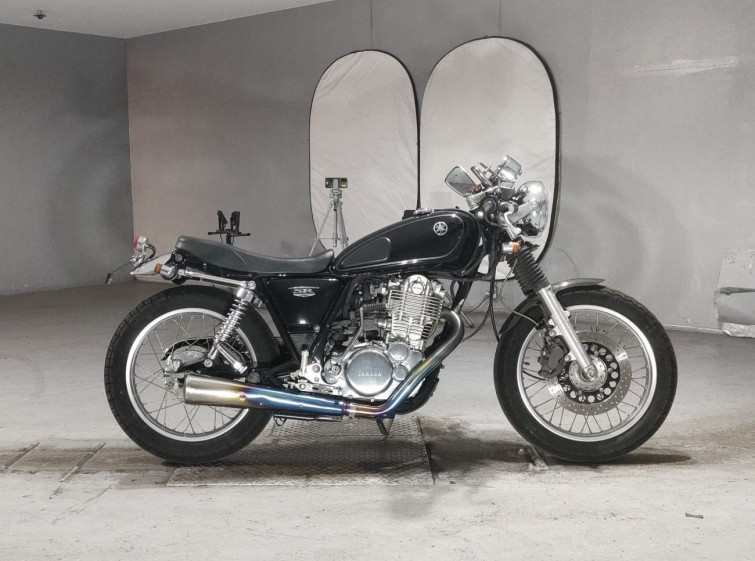Мотоцикл Yamaha SR400 с пробегом 17805 km