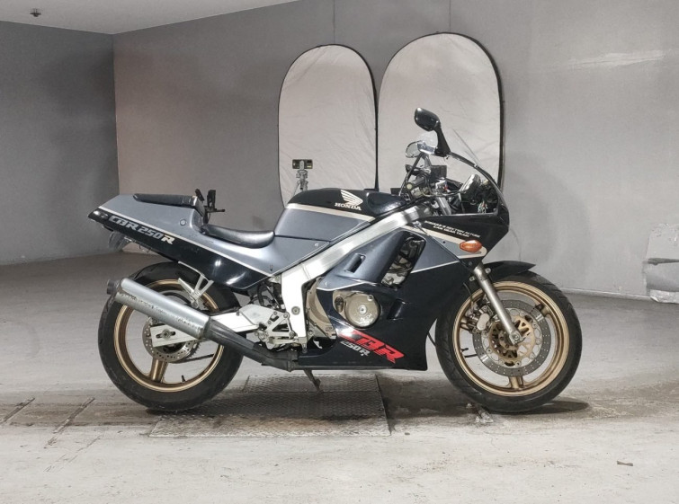 Мотоцикл Honda CBR250R з пробігом 33514 km