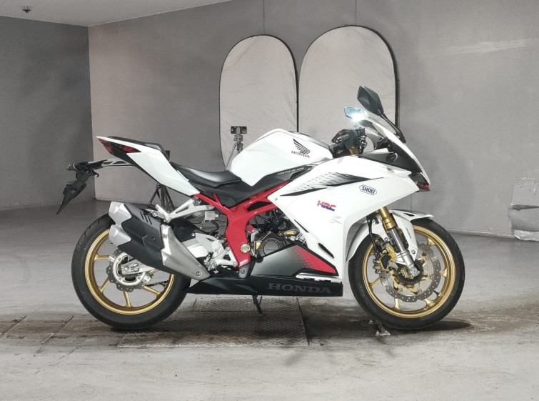 Мотоцикл Honda CBR250RR с пробегом 1263 km