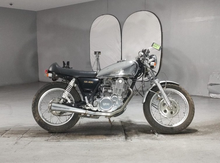 Мотоцикл Yamaha SR400 с пробегом 10562 km