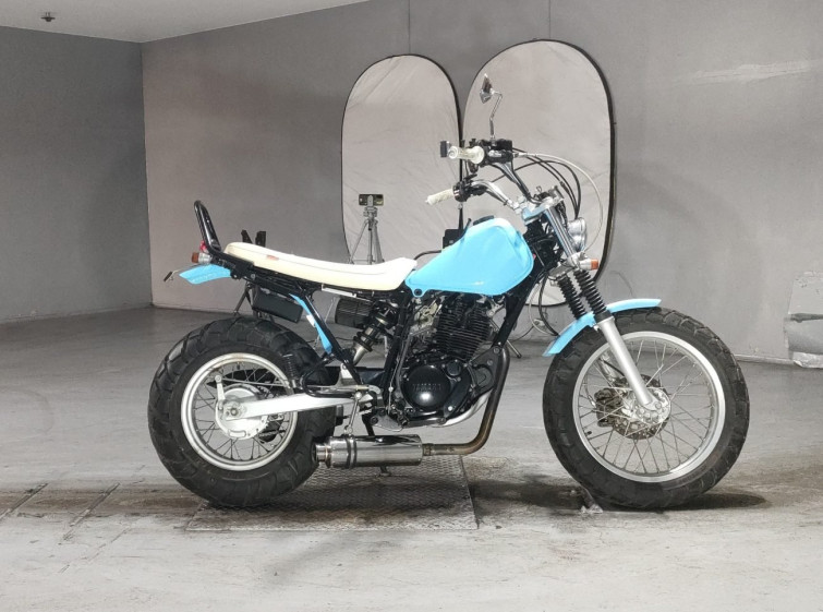 Мотоцикл Yamaha TW225 с пробегом 29 km