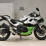 Мотоцикл Kawasaki Z7ﾊEVEﾘｯﾄﾞ с пробегом 685 km
