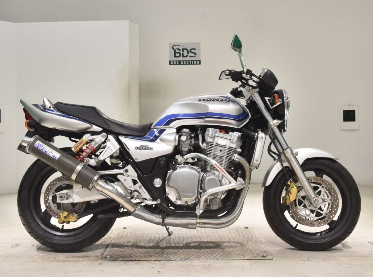 Мотоцикл Honda CB1300SF з пробігом 6438 km