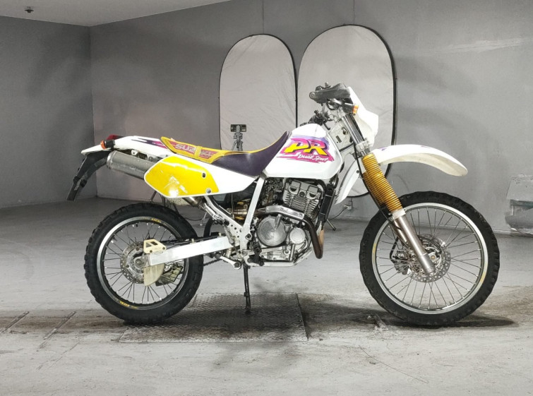Мотоцикл Suzuki DR250R с пробегом 35444 km