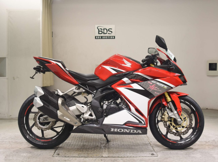 Мотоцикл Honda CBR250RR с пробегом 25469 km