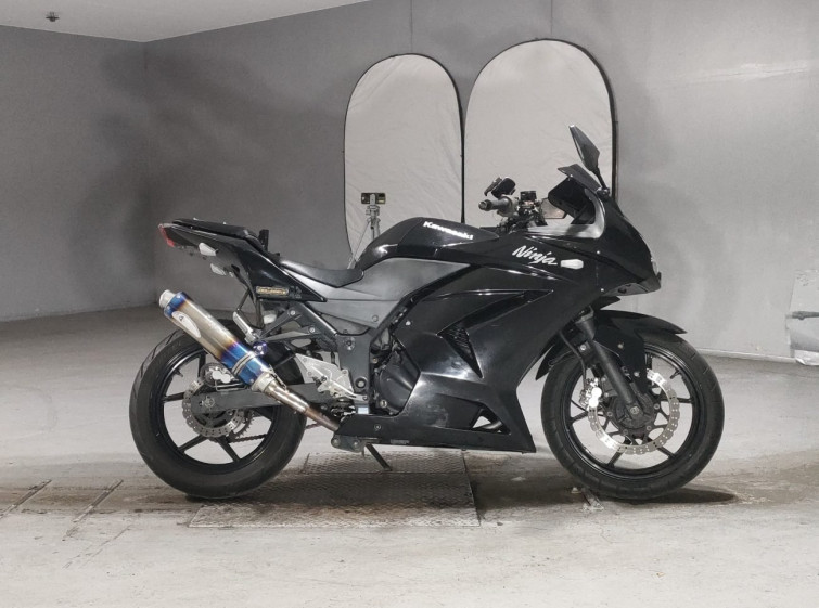Мотоцикл Kawasaki NINJA250R з пробігом 26640 km