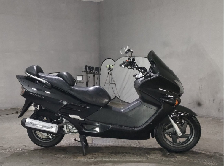Мотоцикл Honda FORZA с пробегом 2498 km