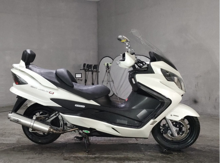 Мотоцикл Suzuki SKYWAVE 250M