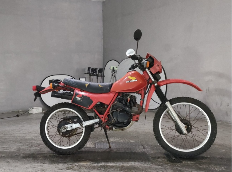 Мотоцикл Honda TLR200 с пробегом 10359 km
