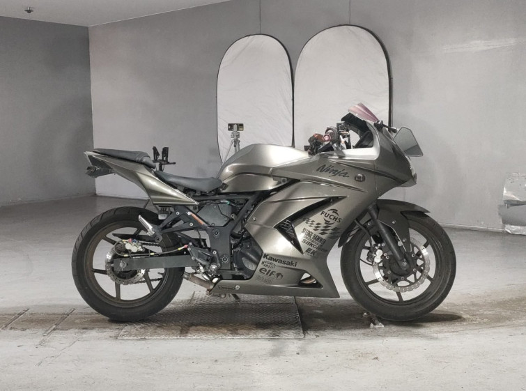 Мотоцикл Kawasaki NINJA250R с пробегом 43363 km