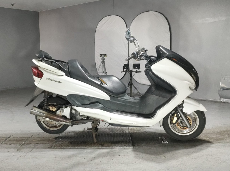 Мотоцикл Yamaha MAJESTY 250