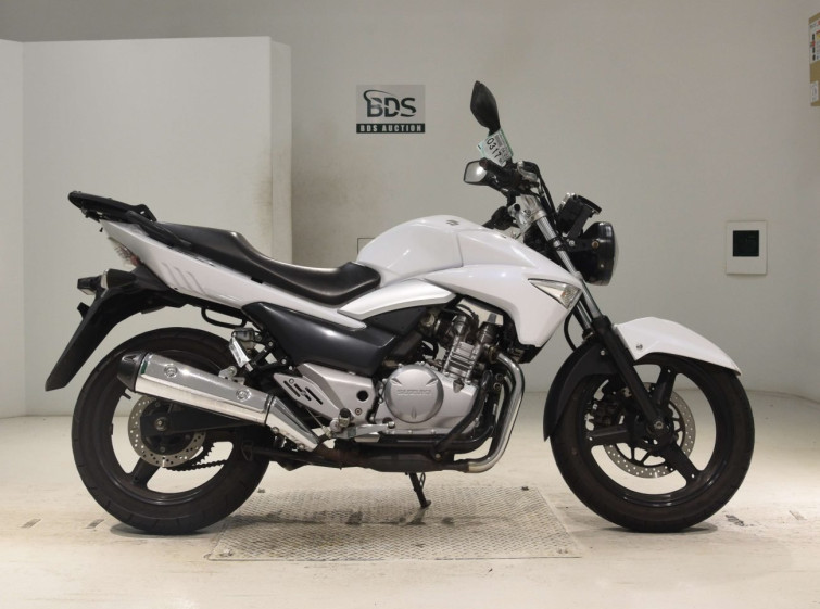 Мотоцикл Suzuki GSR250 з пробігом 20182 km