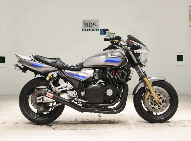 Мотоцикл Yamaha XJR1300 с пробегом 32702 km
