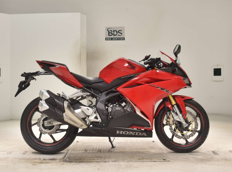 Мотоцикл Honda CBR250RR с пробегом 2806 km