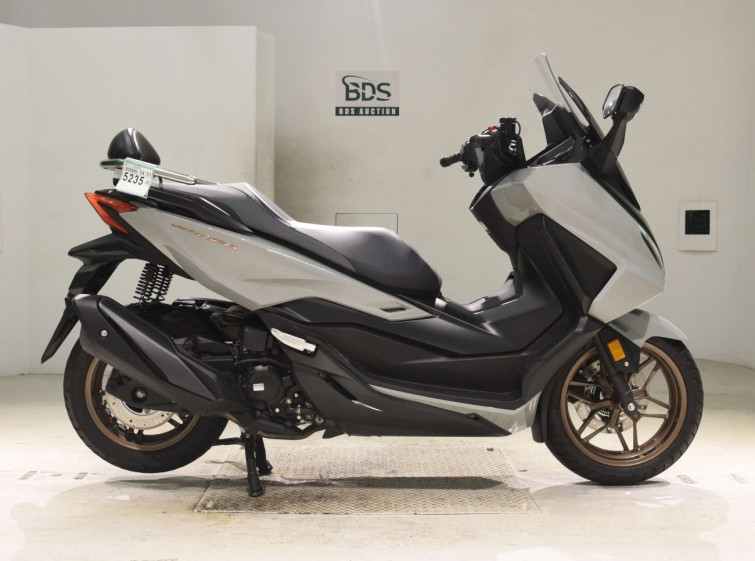 Мотоцикл Honda FORZA с пробегом 2474 km