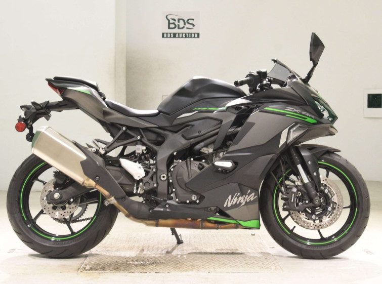 Мотоцикл Kawasaki ZX-4R SE з пробігом 10614 km