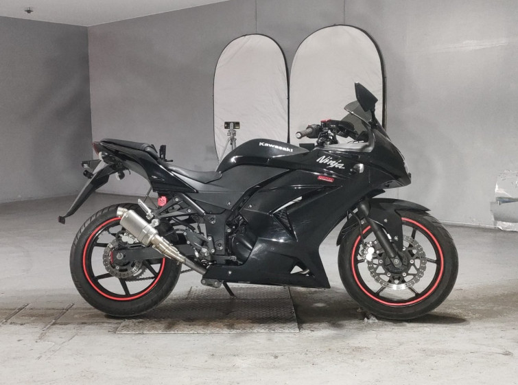 Мотоцикл Kawasaki NINJA250R с пробегом 31655 km
