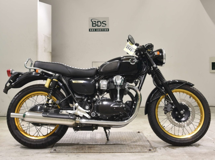 Мотоцикл Kawasaki W800 з пробігом 9576 km
