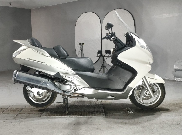 Мотоцикл Honda SILVERWING600
