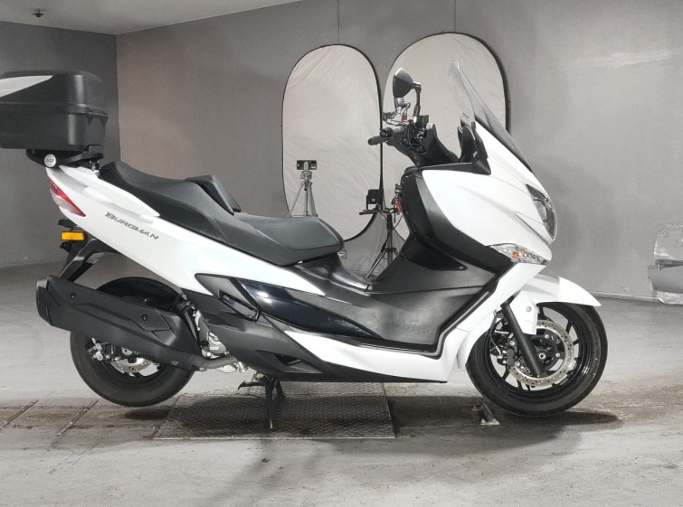 Мотоцикл Suzuki BURGMAN400 с пробегом 2398 km