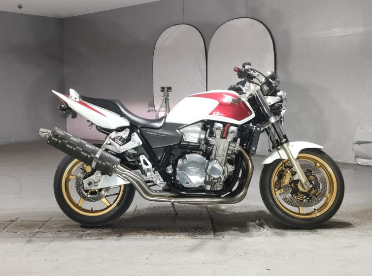 Мотоцикл Honda CB1300SF з пробігом 21535 km