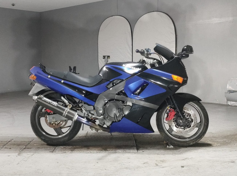 Мотоцикл Kawasaki ZZ-R400 з пробігом 22737 km