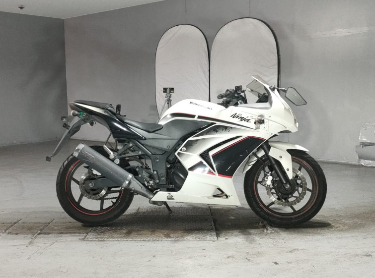 Мотоцикл Kawasaki NINJA250R с пробегом 39312 km