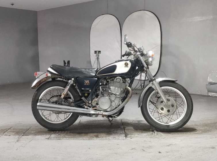 Мотоцикл Yamaha SR400 з пробігом 4292 km
