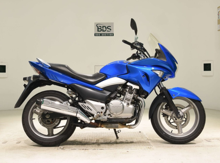 Мотоцикл Suzuki GSR250S с пробегом 61682 km