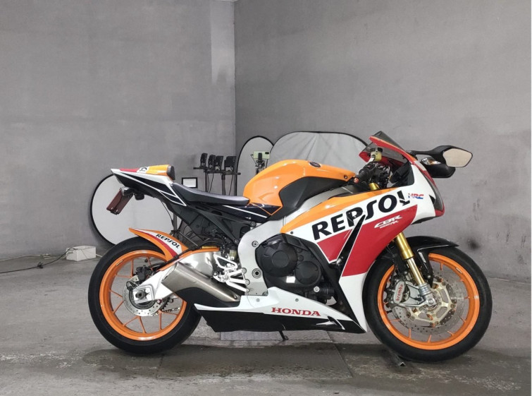 Мотоцикл Honda CBR1000RR SP з пробігом 9332 km