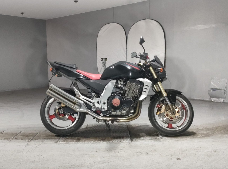 Мотоцикл Kawasaki Z1000 з пробігом 63587 km