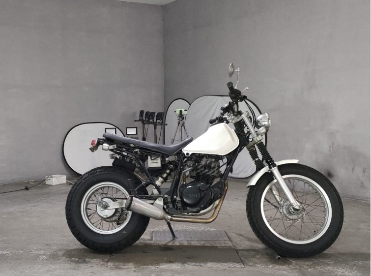 Мотоцикл Yamaha TW200 с пробегом 790 km