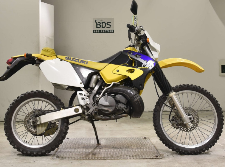 Мотоцикл Suzuki RMX250S с пробегом 2574 km