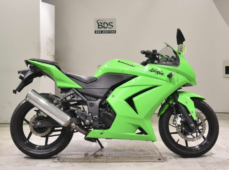 Мотоцикл Kawasaki NINJA250R с пробегом 15100 km