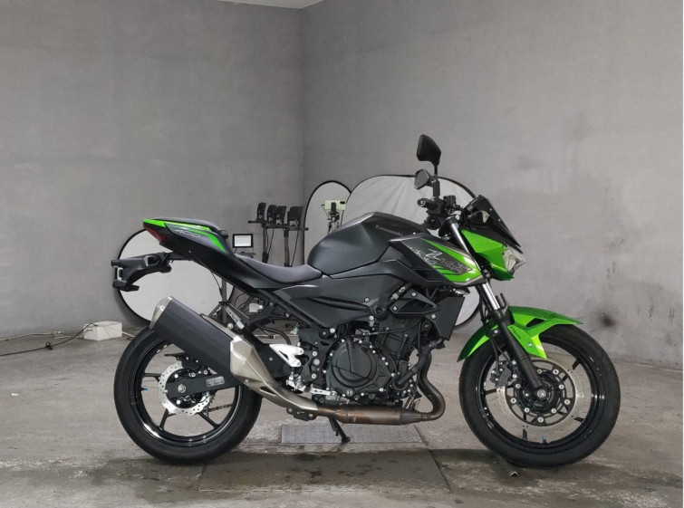 Мотоцикл Kawasaki Z400 з пробігом 4887 km