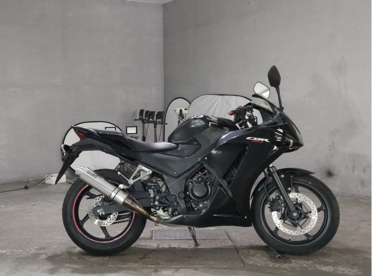 Мотоцикл Honda CBR250R с пробегом 24250 km