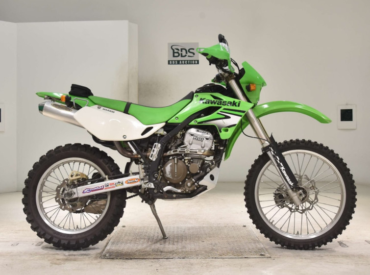 Мотоцикл Kawasaki KLX250 з пробігом 11657 km