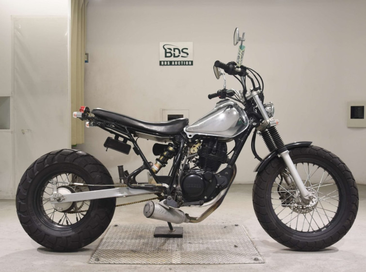 Мотоцикл Yamaha TW200E с пробегом 4607 km