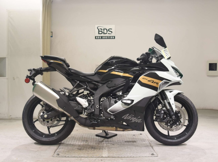 Мотоцикл Kawasaki ZX-4R SE з пробігом 298 km