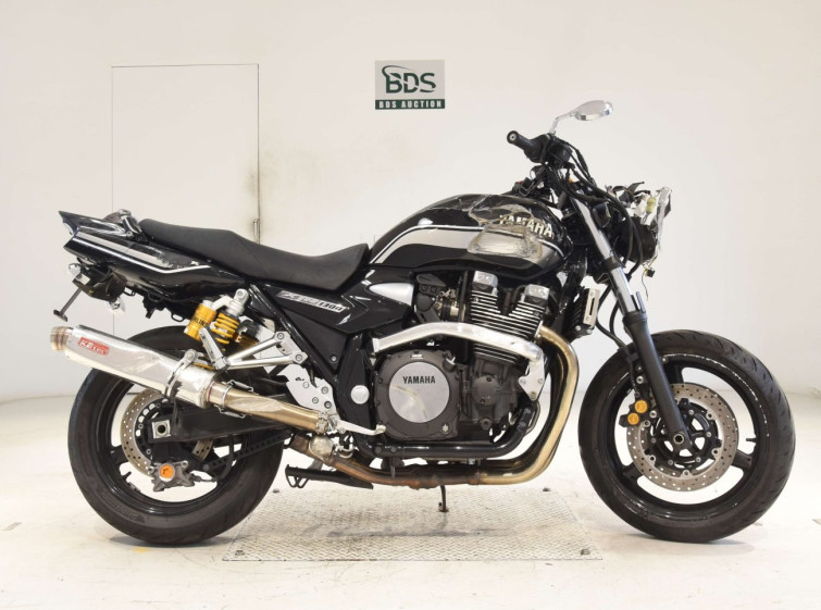 Мотоцикл Yamaha XJR1300