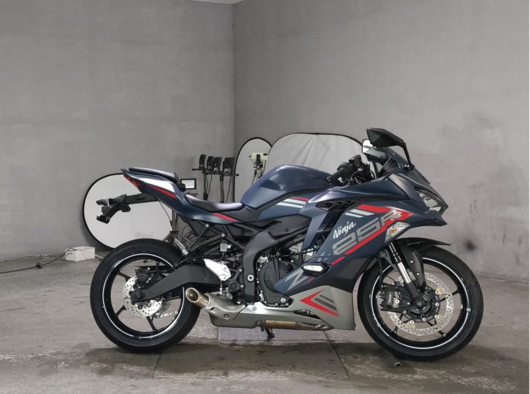 Мотоцикл Kawasaki NINJA ZX-25R KRT з пробігом 1810 km