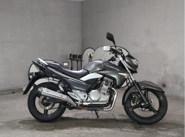 Мотоцикл Suzuki GSR250 з пробігом 34881 km