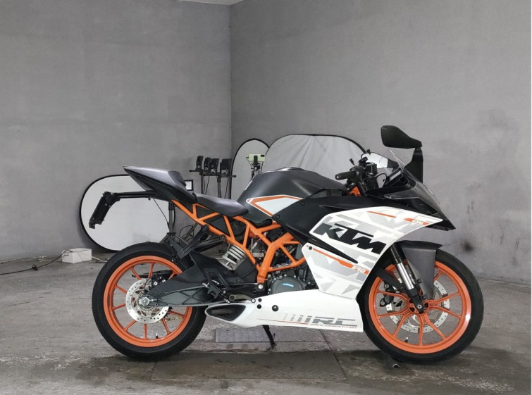 Мотоцикл KTM RC 390 с пробегом 15770 km