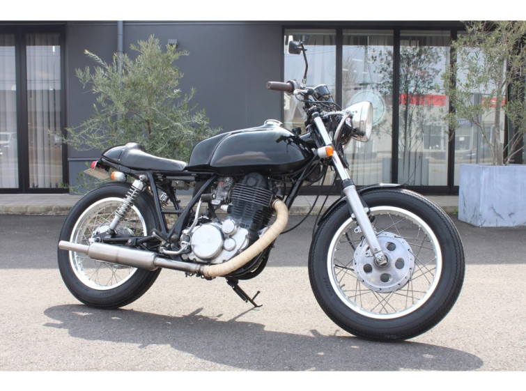 Мотоцикл Yamaha SR400 с пробегом 2814 km