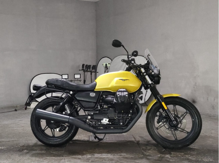 Мотоцикл Moto Guzzi V7 STONE з пробігом 1477 km