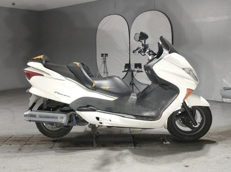 Мотоцикл Honda FORZA X