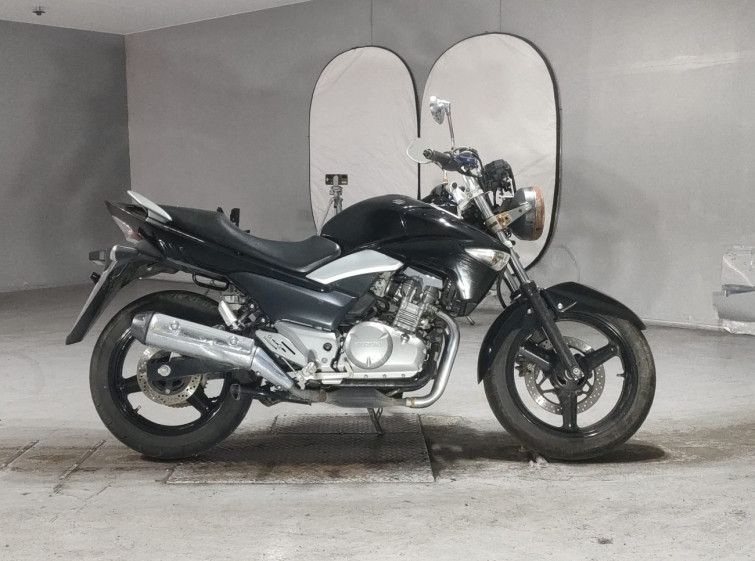 Мотоцикл Suzuki GSR250 з пробігом 19663 km