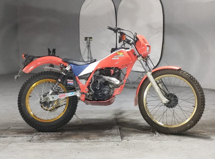 Мотоцикл Honda TLR200 с пробегом 13135 km