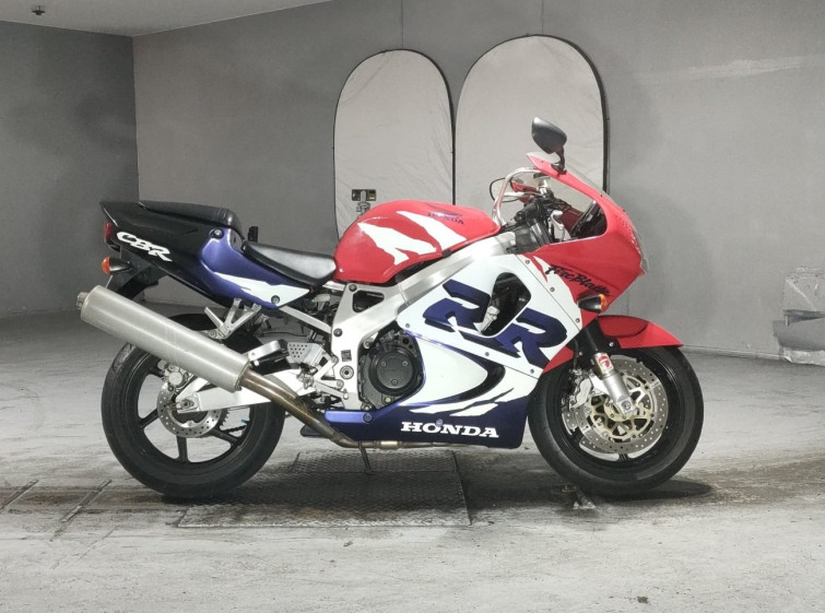 Мотоцикл Honda CBR900RR з пробігом 18081 km